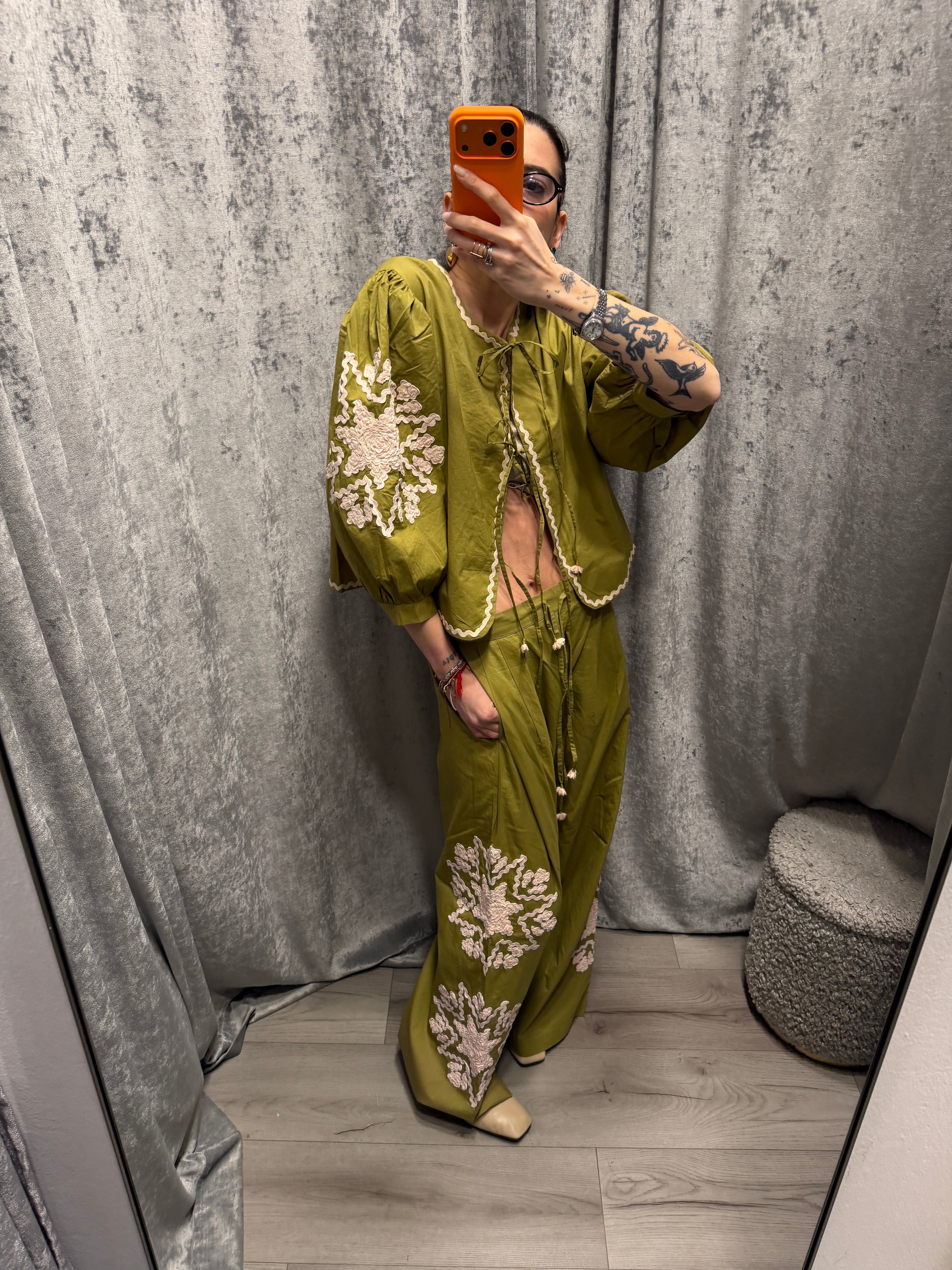 Camicia ricamata verde oliva