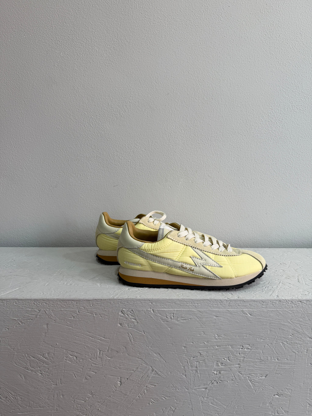Sneaker in nylon giallo pastello