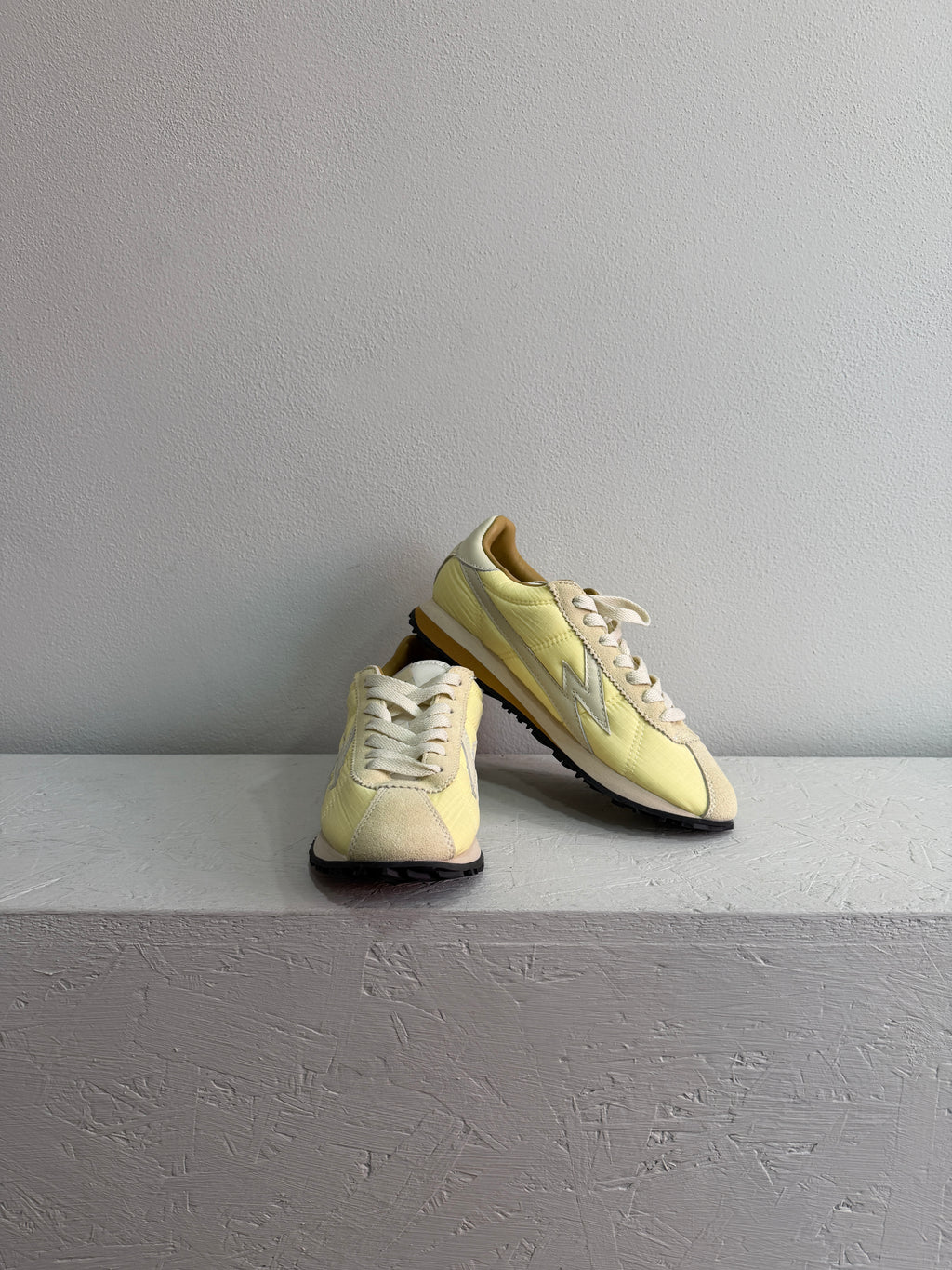 Sneaker in nylon giallo pastello