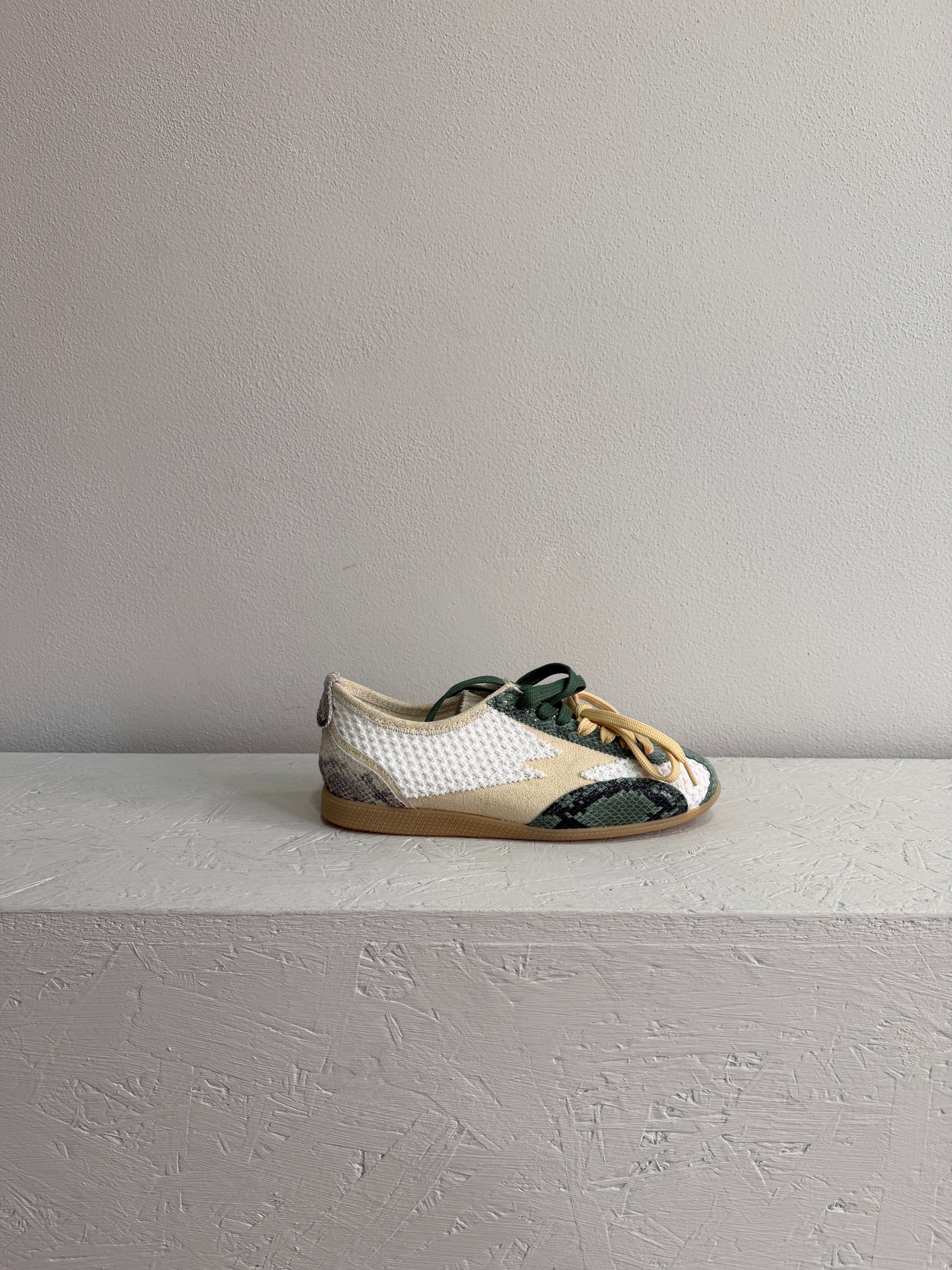 Sneaker in pelle bianco e petrolio