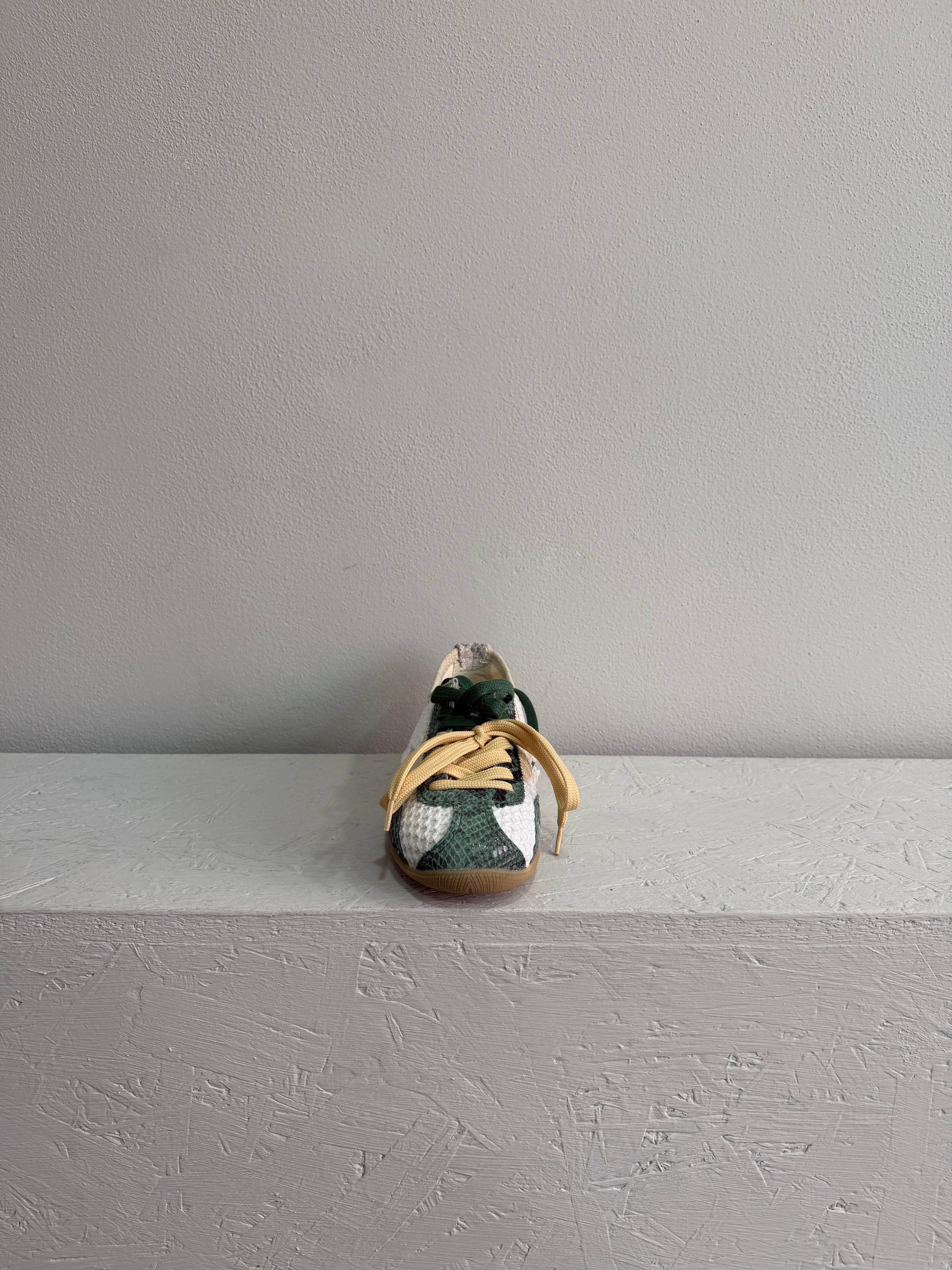 Sneaker in pelle bianco e petrolio