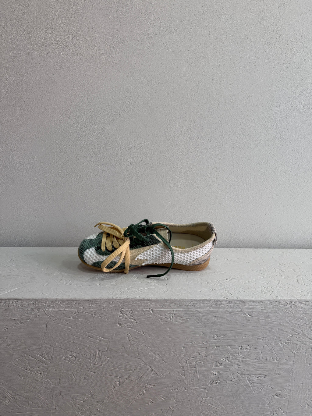 Sneaker in pelle bianco e petrolio