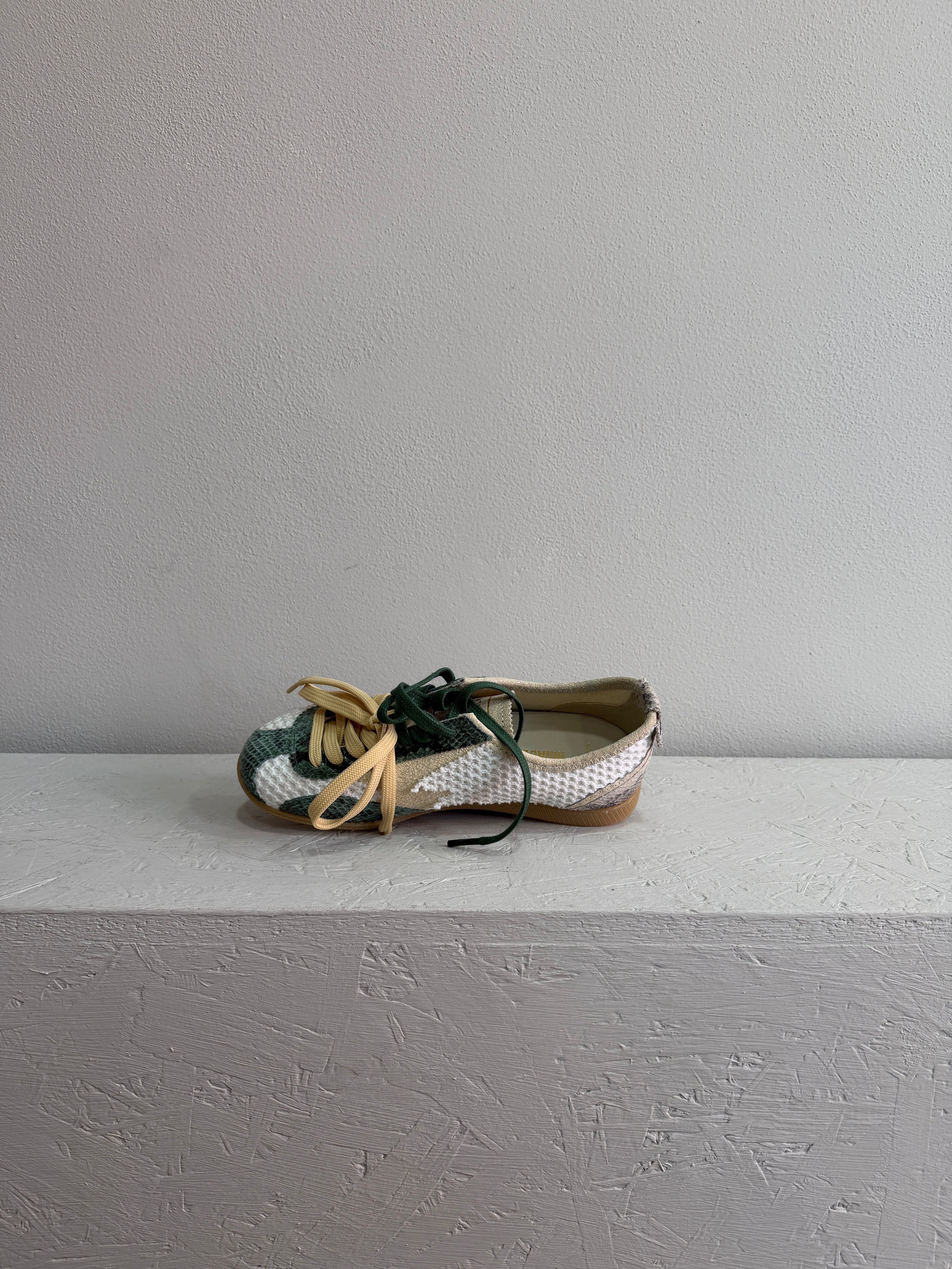 Sneaker in pelle bianco e petrolio