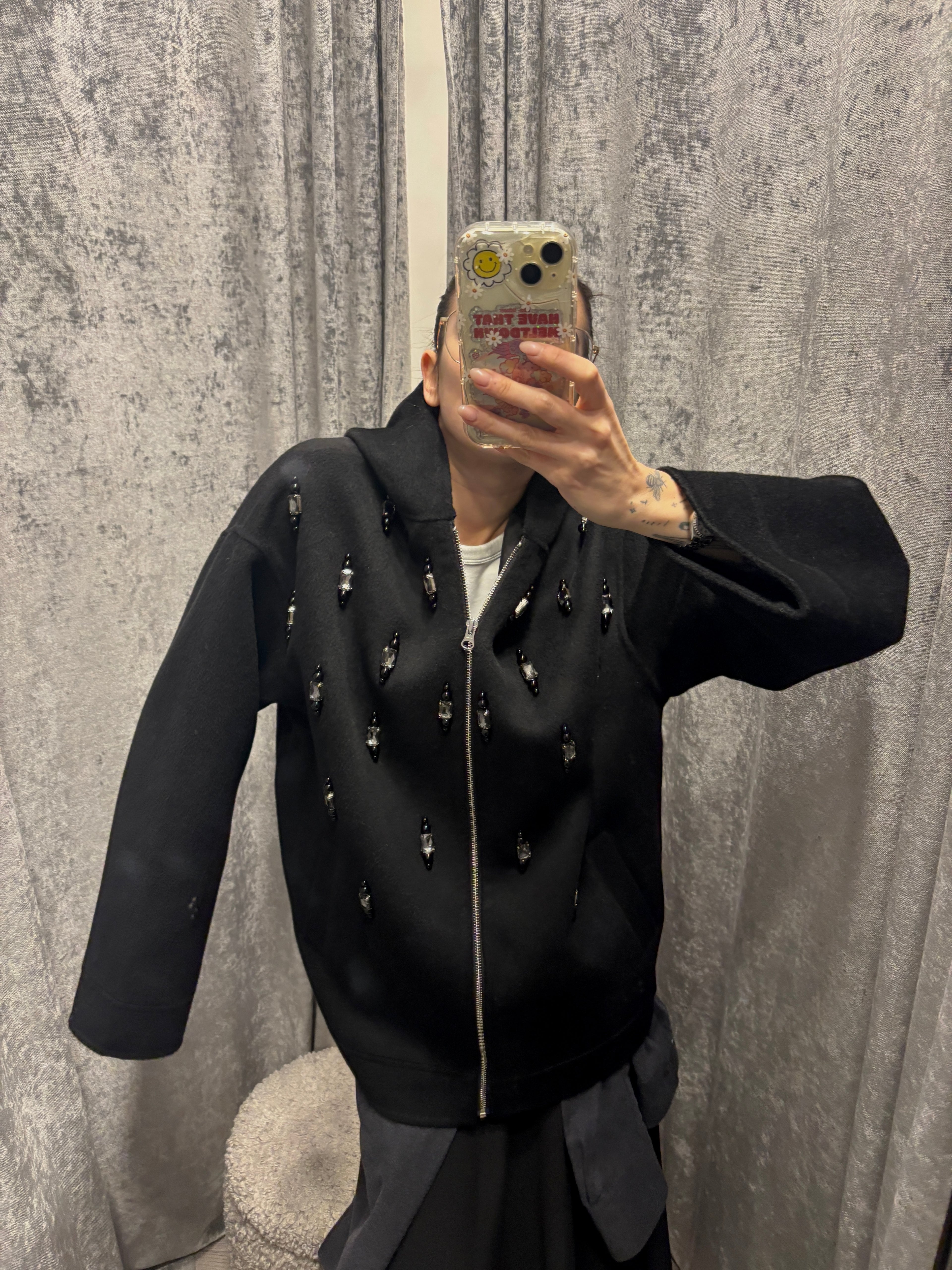 GIACCA CON CAPPPUCCIO E RICAMI