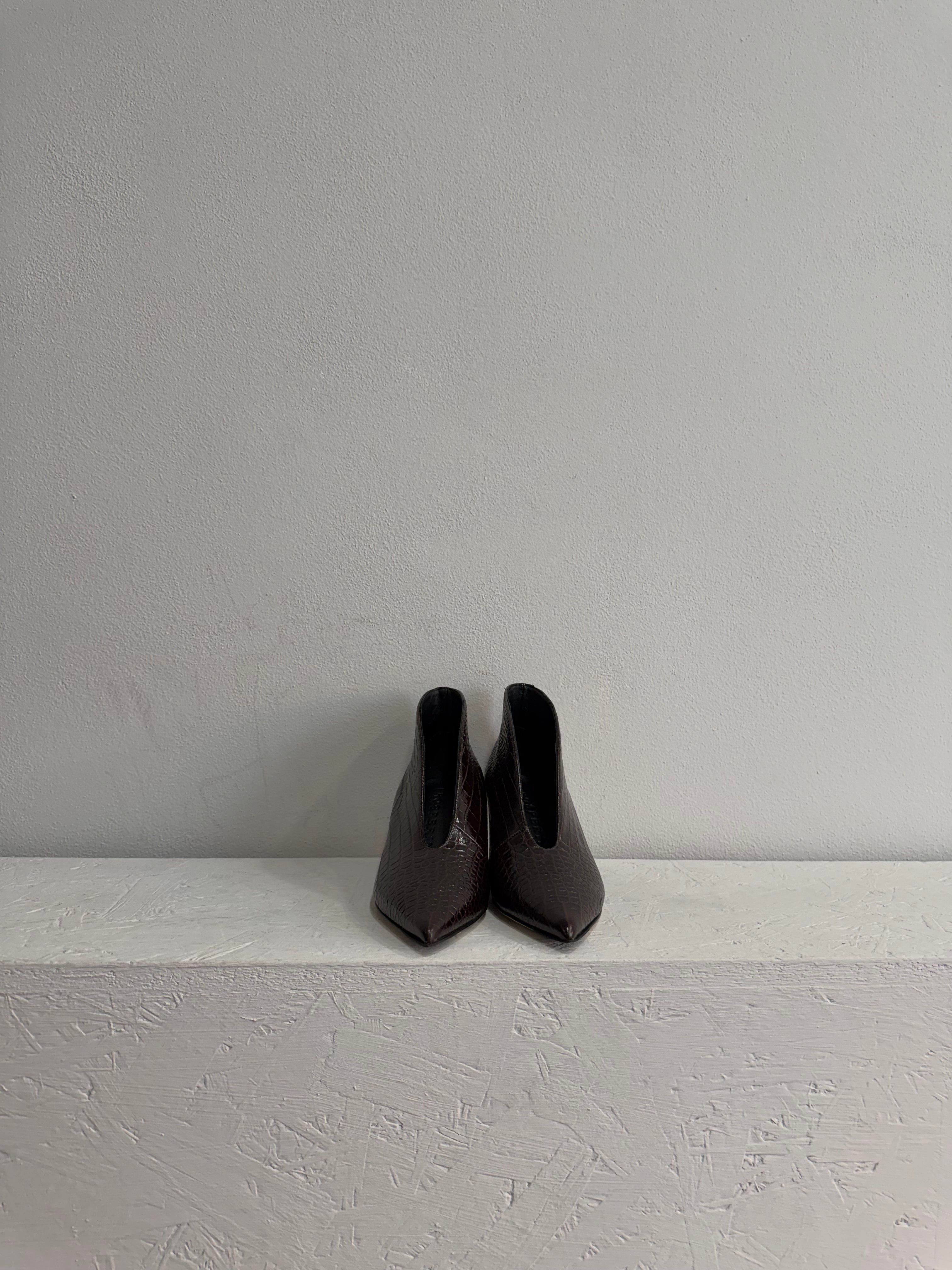 Stivaletto in pelle effetto coccodrillo