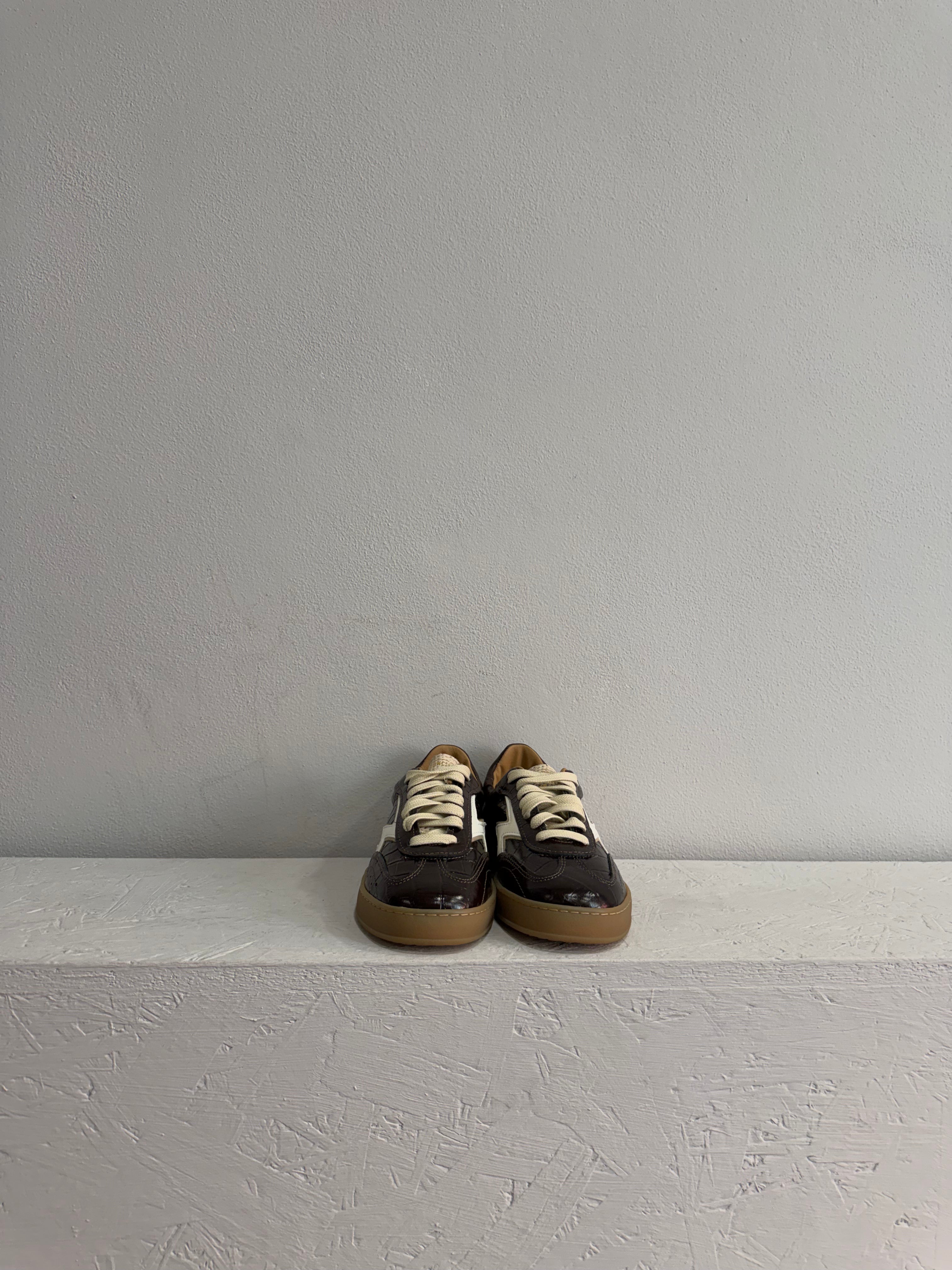 Sneakers in pelle effetto coccodrillo