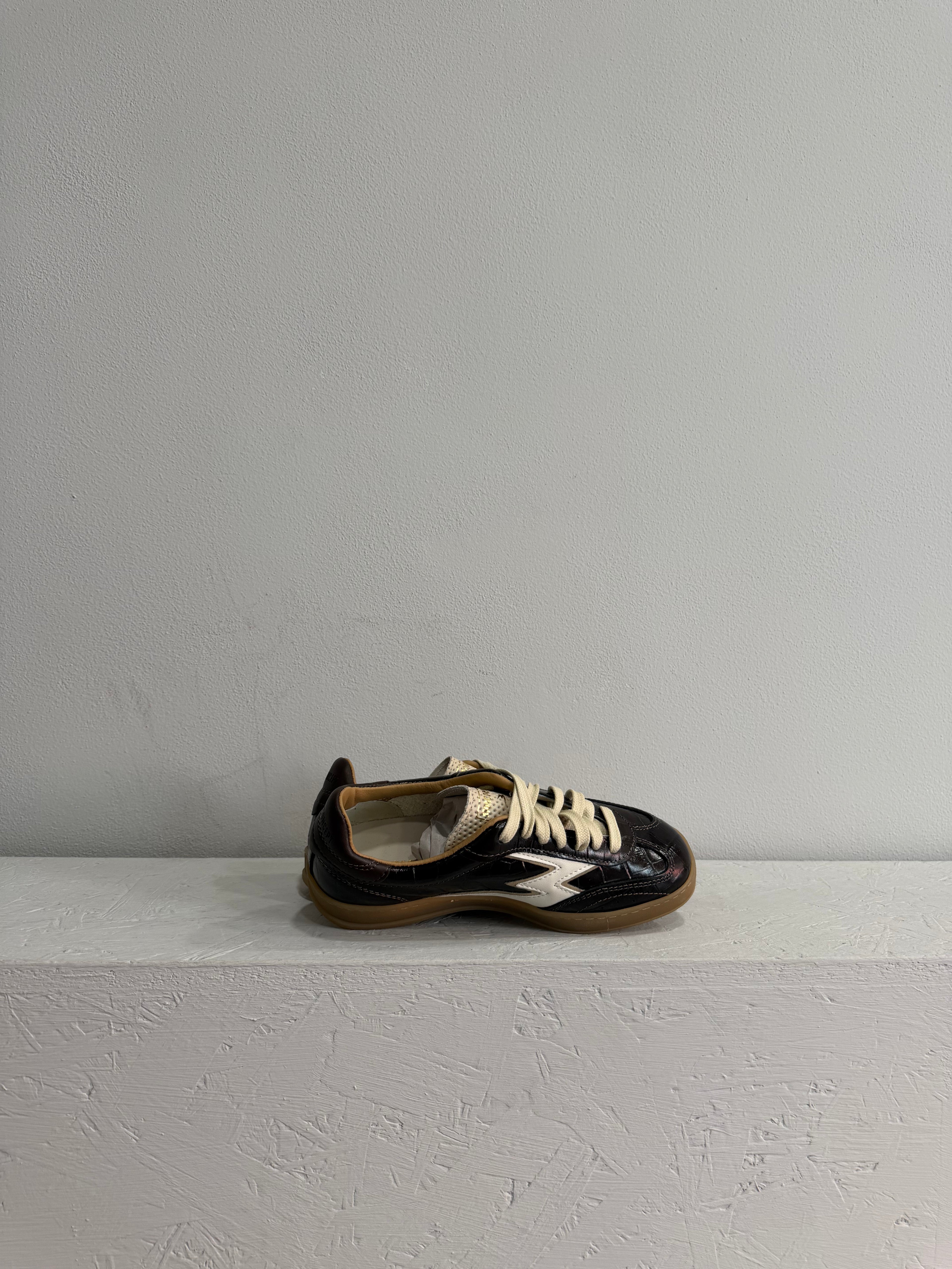 Sneakers in pelle effetto coccodrillo