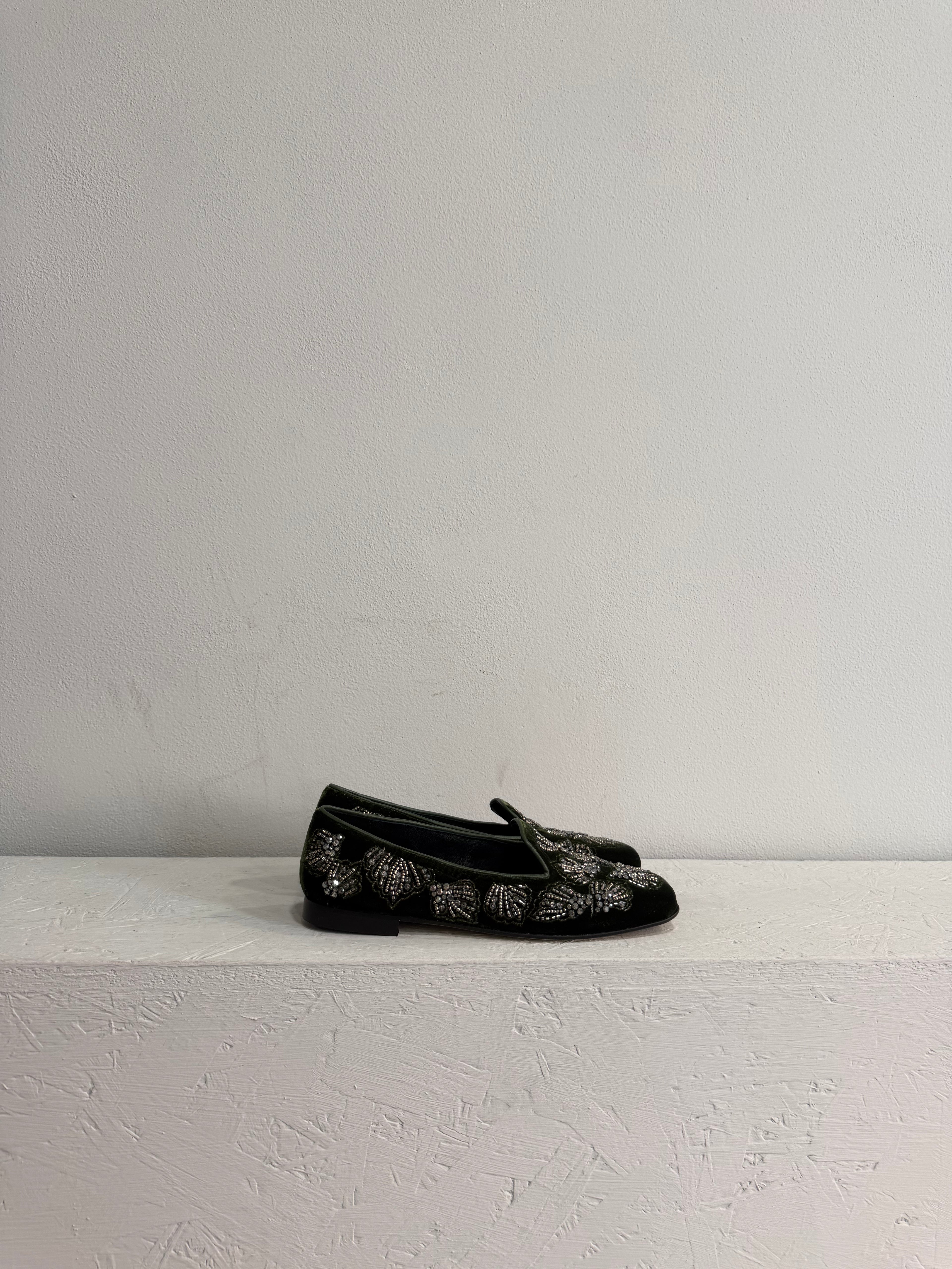Mocassino in suede con ricami