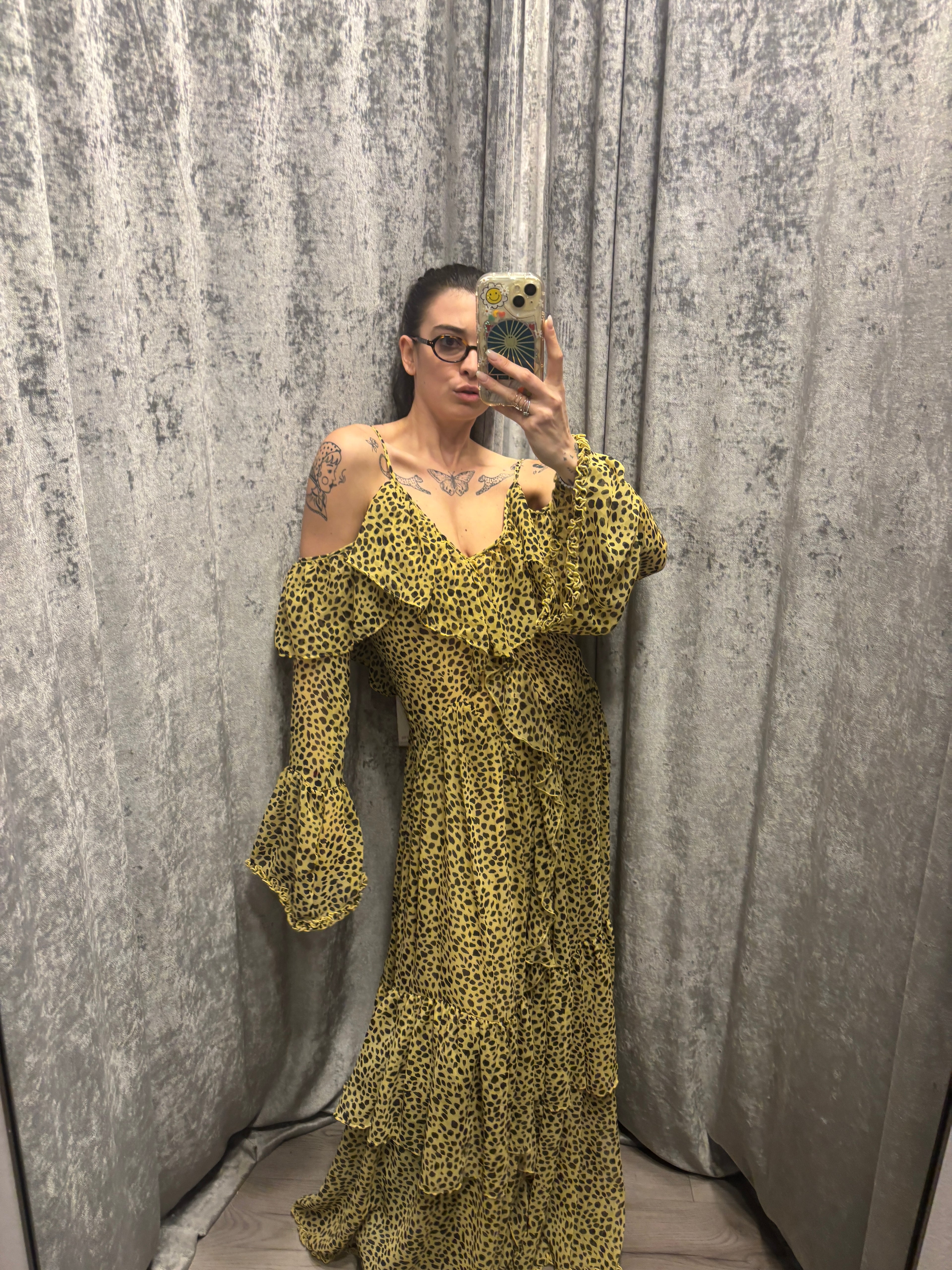 Abito in chiffon con balze