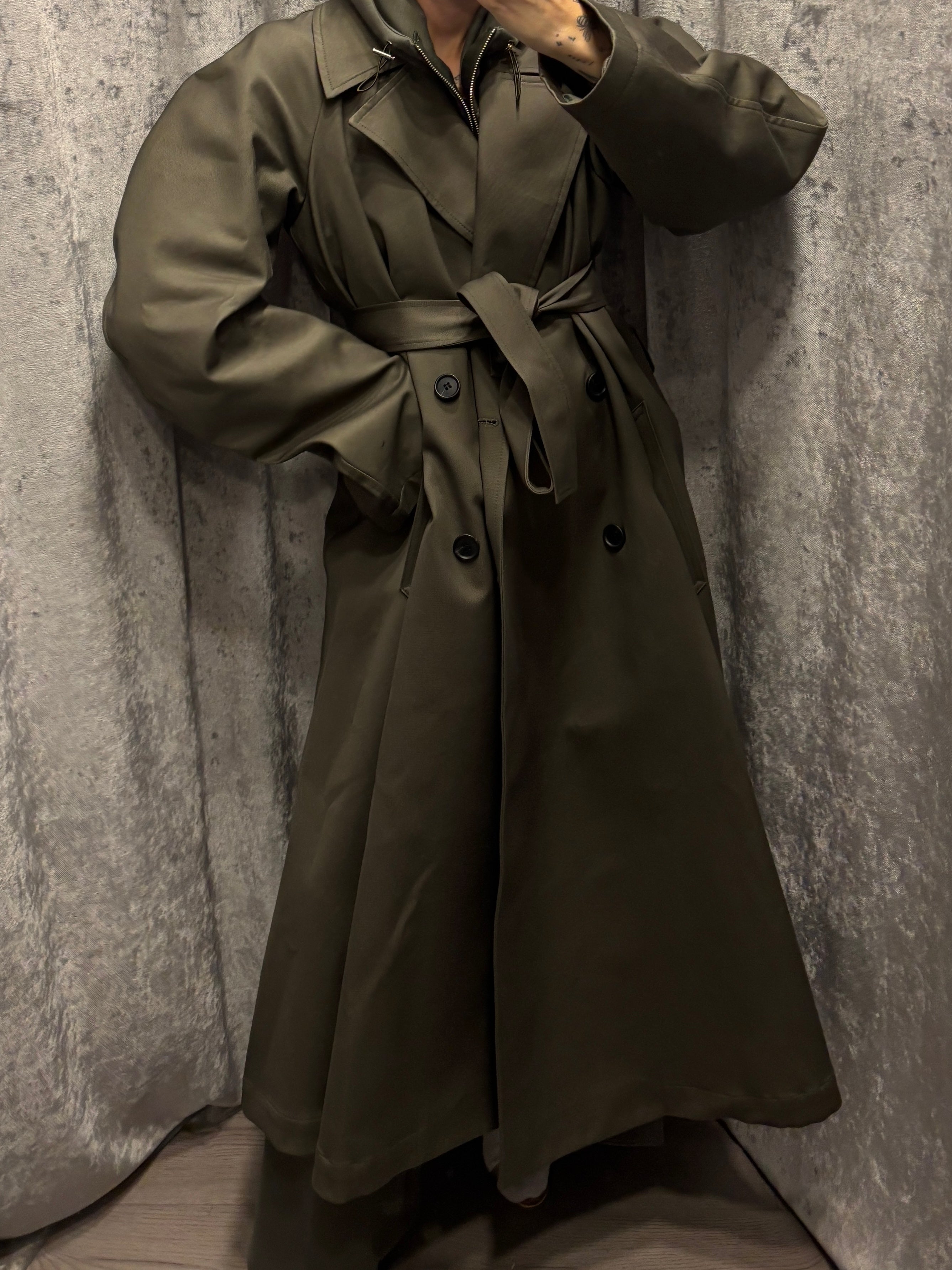 Trench Mility con manica over