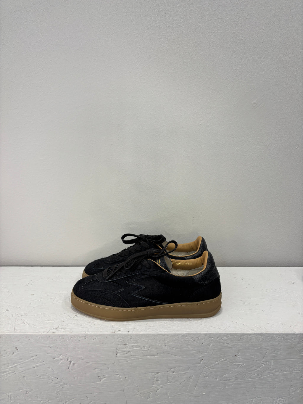 Sneakers in cavallino nero