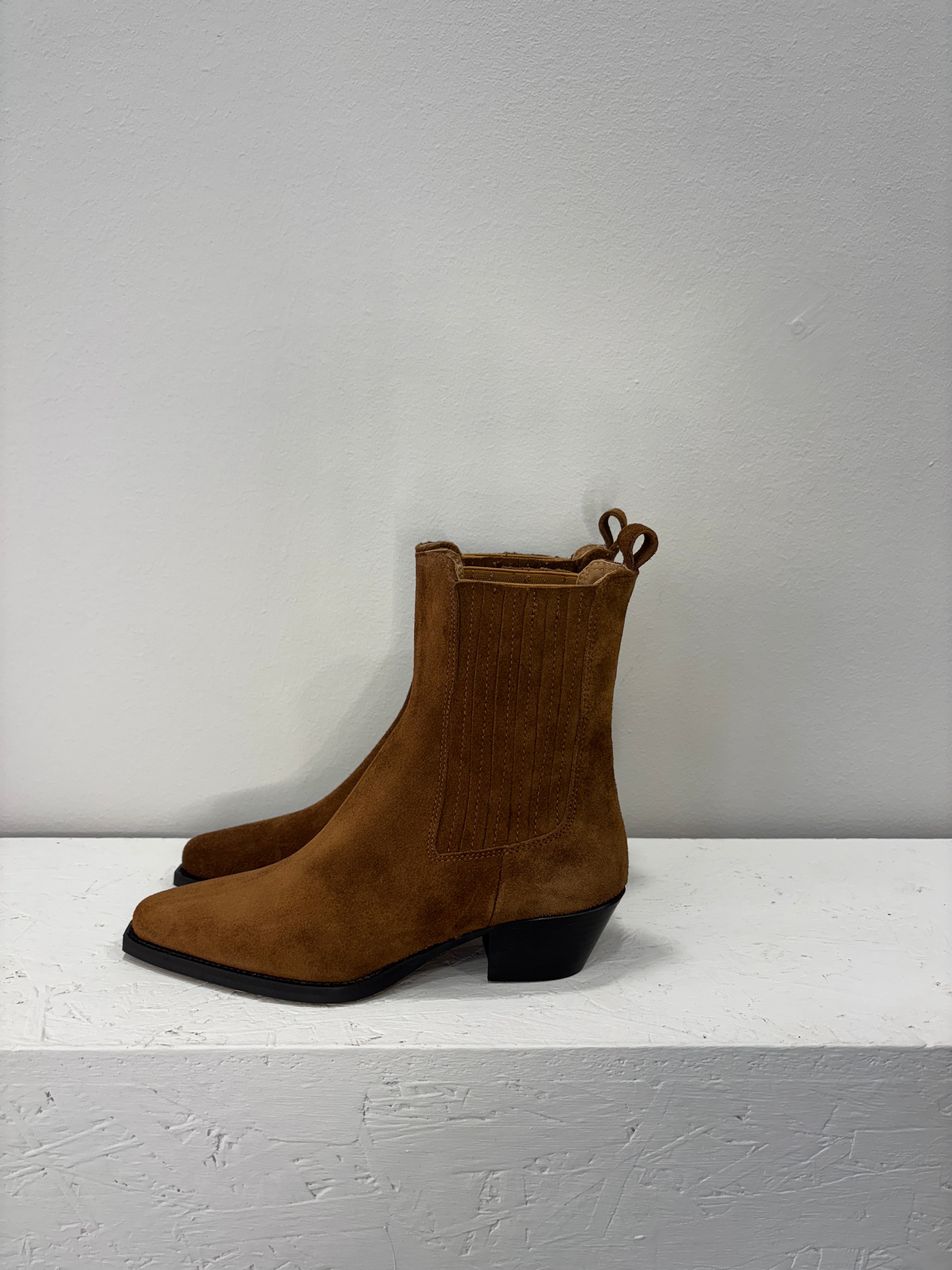 Texano in suede