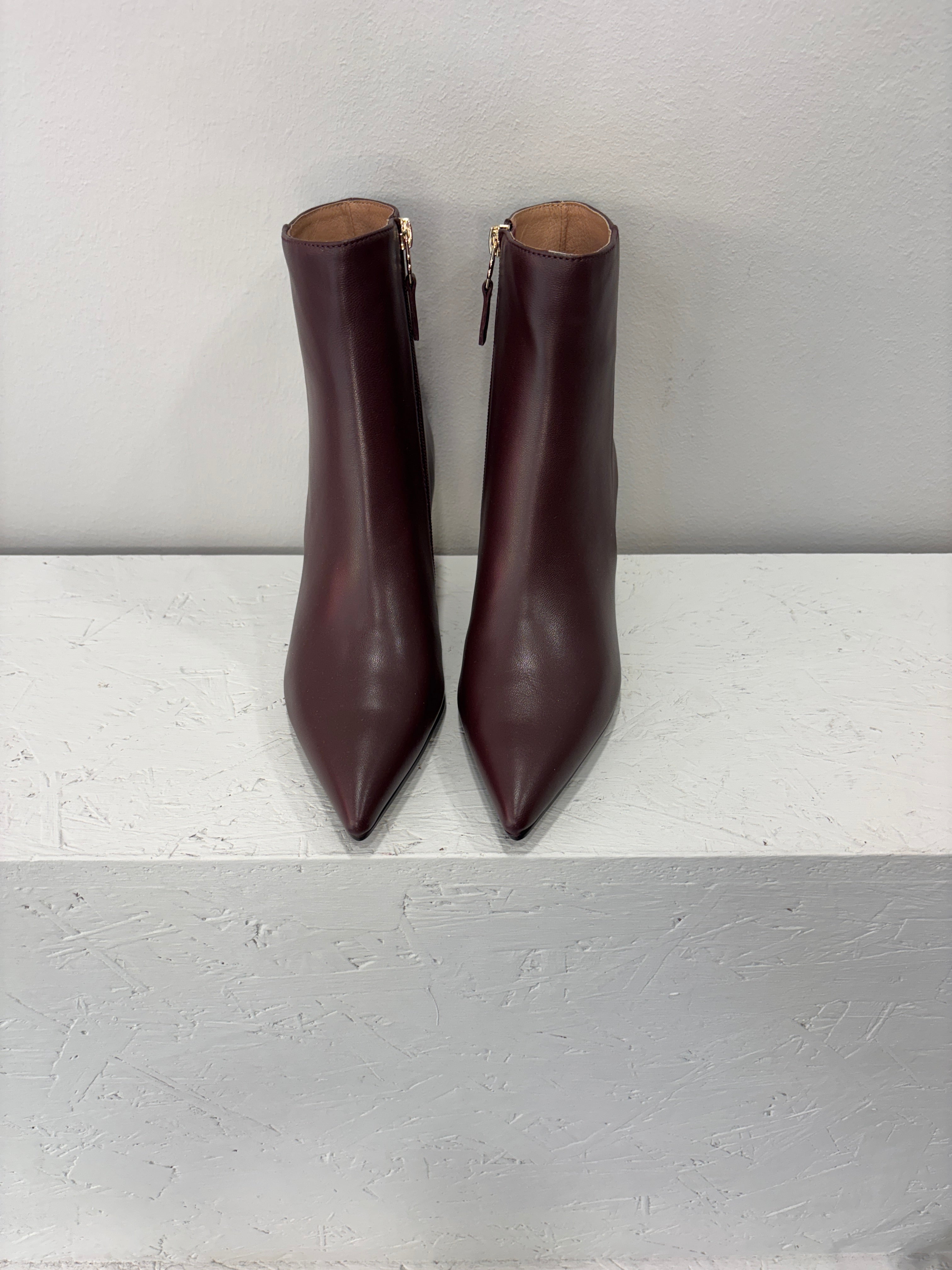 Stivaletto zip in pelle