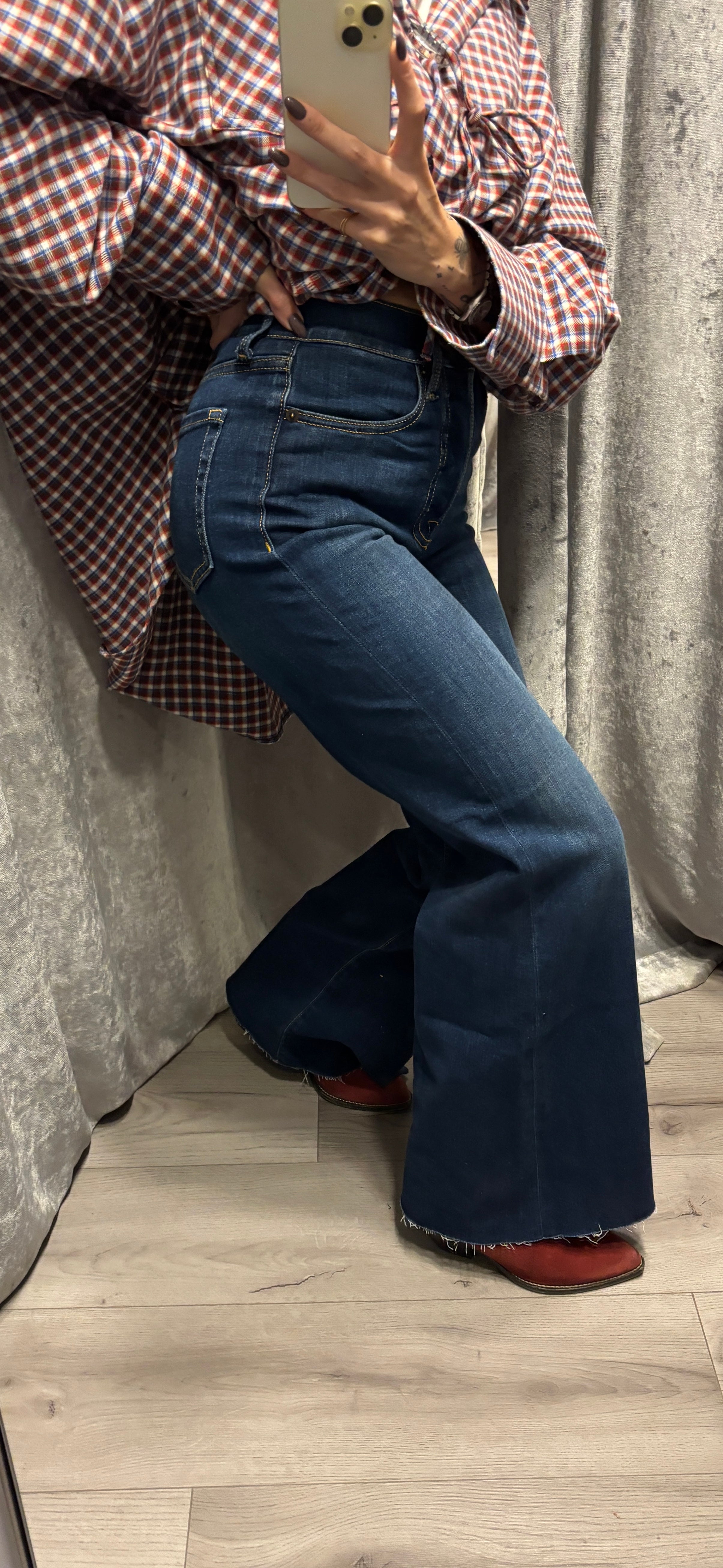 Jeans strech con fondo sfrangiato