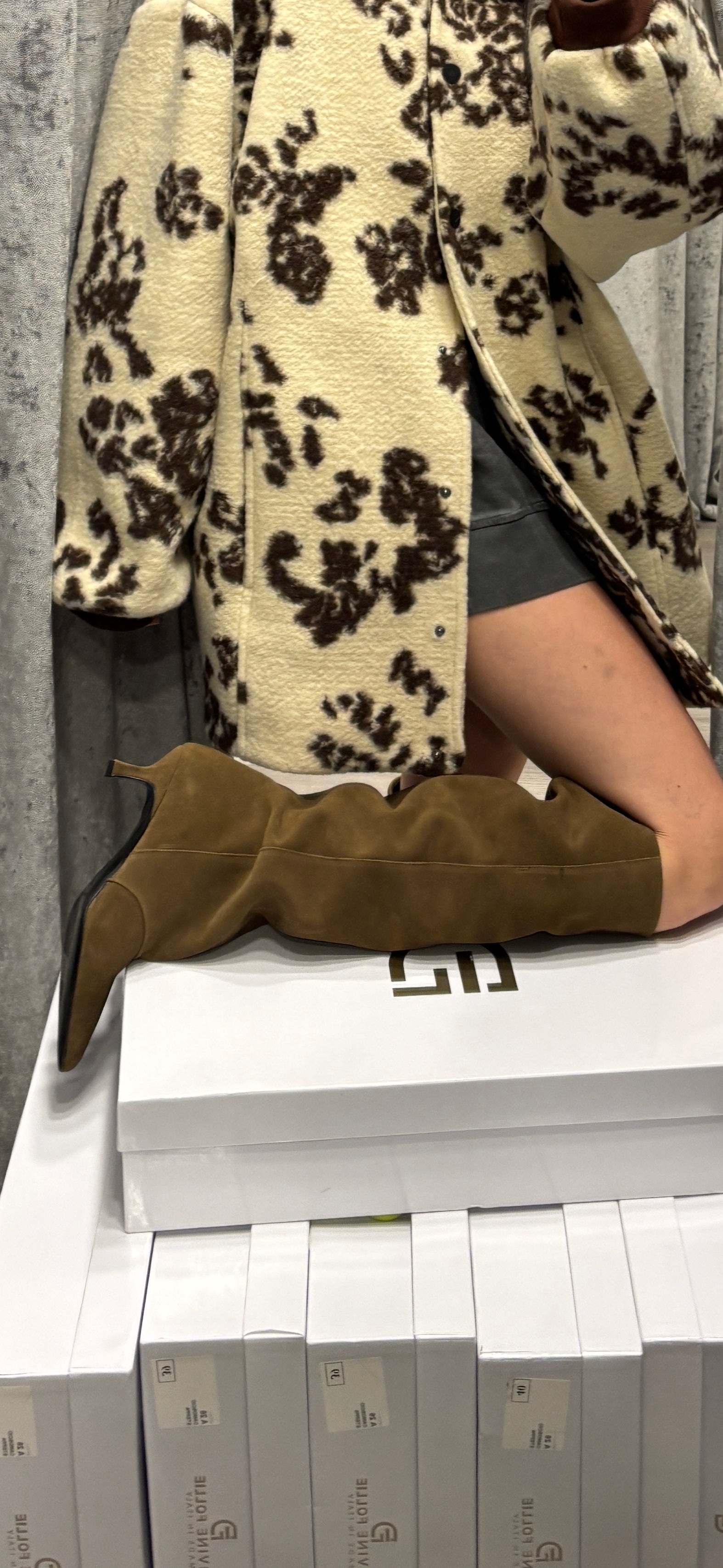 Stivale alto in suede