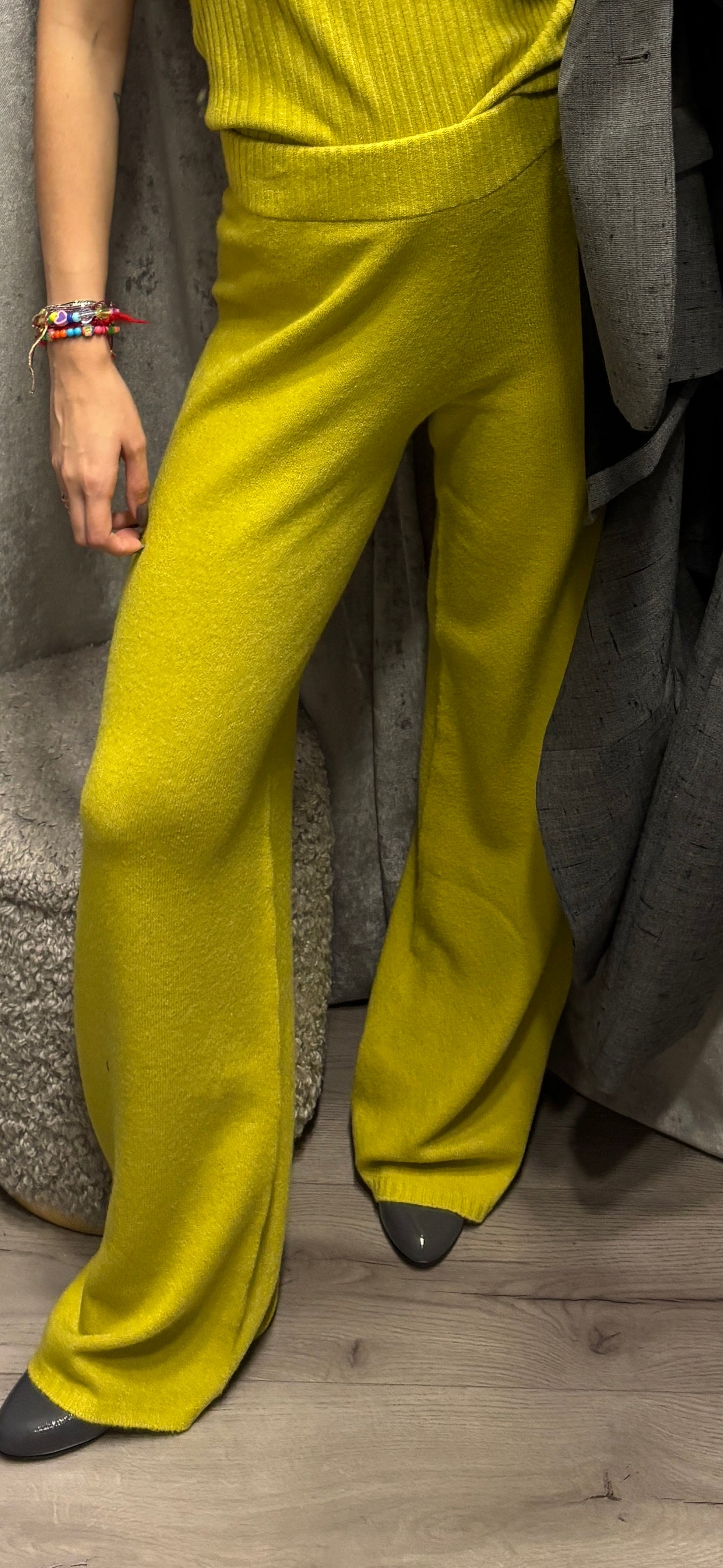 Pantalone in maglia con elastico