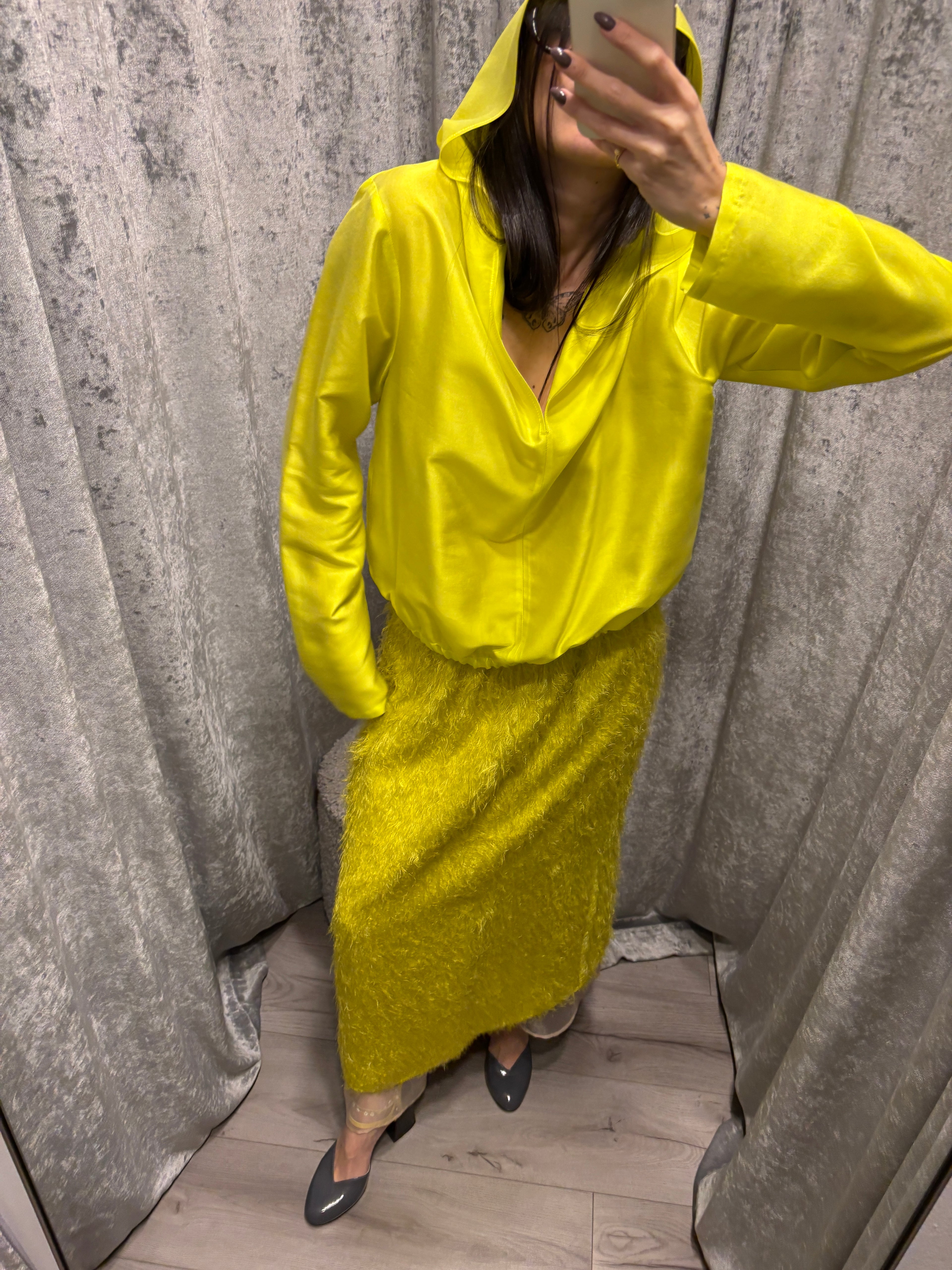 Blusa con cappuccio