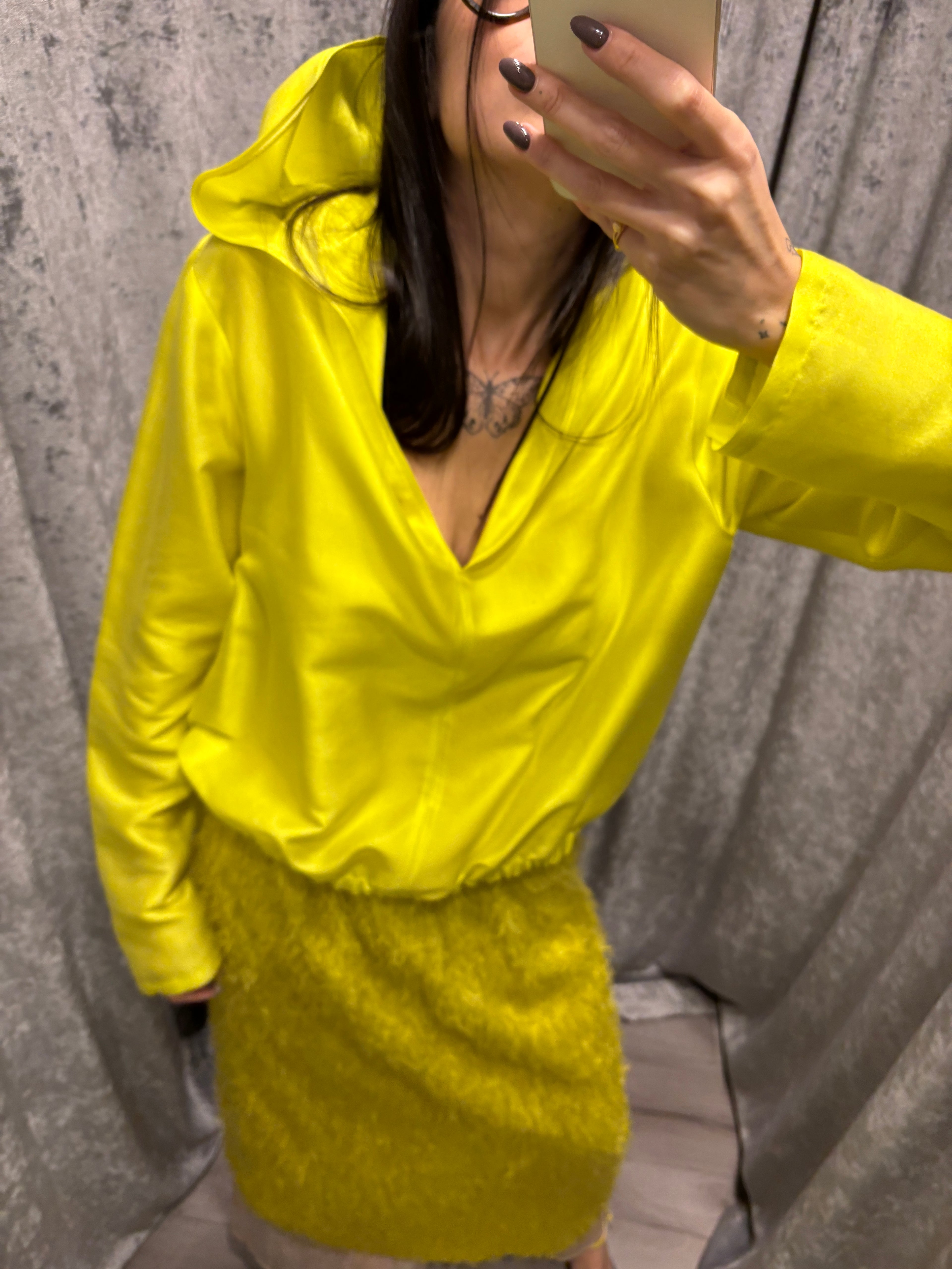 Blusa con cappuccio